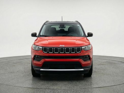 Used 2025 Jeep Compass Limited image 2