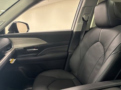 New 2026 Toyota Grand Highlander Platinum image 58