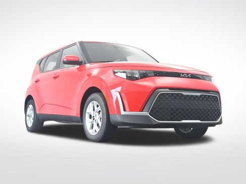 Used 2025 Kia Soul LX w/ LX Technology Package FWD image 33