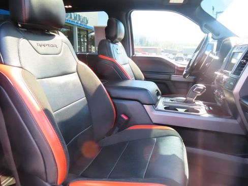 Used 2017 Ford F150 Raptor w/ Equipment Group 802A Luxury AWD/4WD image 46
