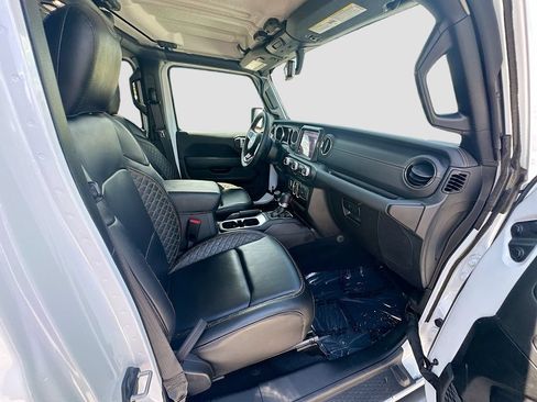 Used 2023 Jeep Gladiator Overland AWD/4WD image 26