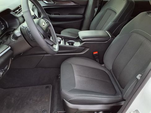 Used 2025 Jeep Grand Cherokee L Laredo w/ Luxury Tech Group I image 7