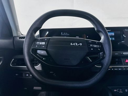 Used 2025 Kia K4 FWD image 18