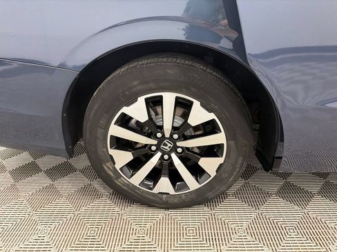 Used 2025 Honda Odyssey EX-L image 18