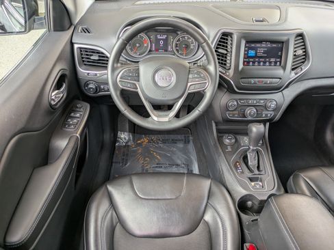 Used 2021 Jeep Cherokee Latitude Plus AWD/4WD image 14