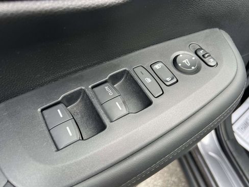 Used 2023 Honda HR-V LX image 24