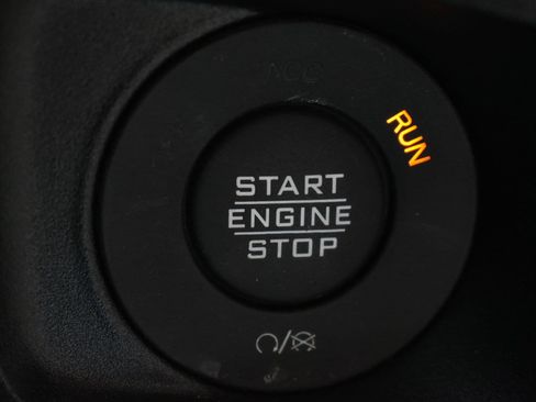 Used 2024 Jeep Wrangler Unlimited Sport AWD/4WD image 31