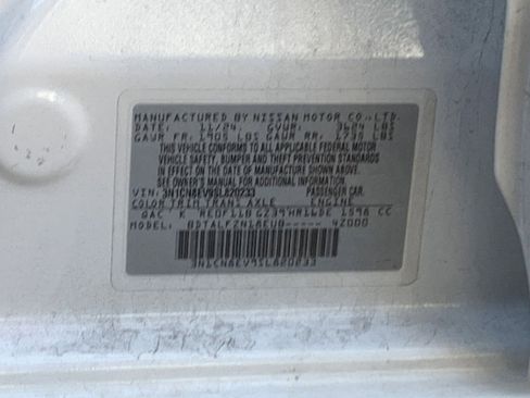 Used 2025 Nissan Versa SV image 10