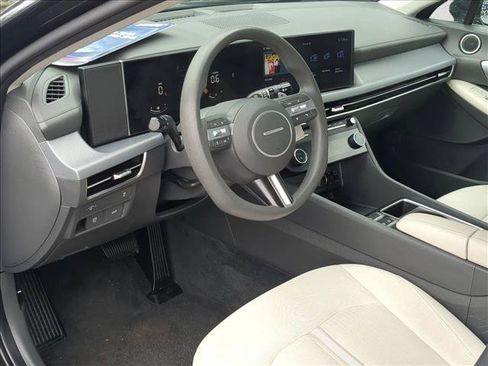 Used 2025 Hyundai Sonata SEL FWD image 10