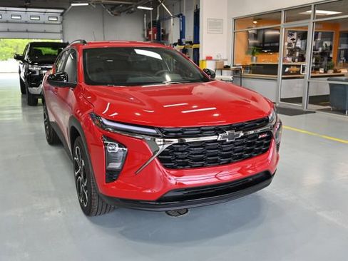 New 2026 Chevrolet Trax RS w/ Driver Confidence Package FWD image 3