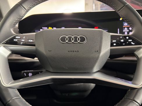 Used 2025 Audi Q5 Premium w/ Convenience Package AWD/4WD image 23