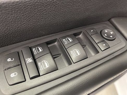 New 2026 Chrysler Pacifica Select AWD/4WD image 19