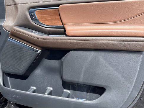 Used 2025 Ford Expedition Max King Ranch image 14