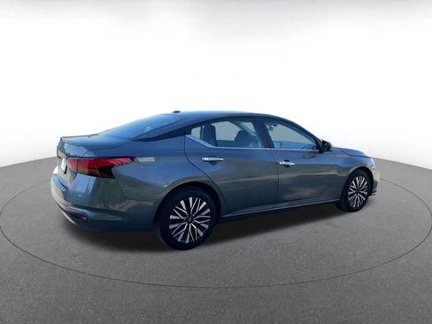 Used 2025 Nissan Altima 2.5 SV image 15