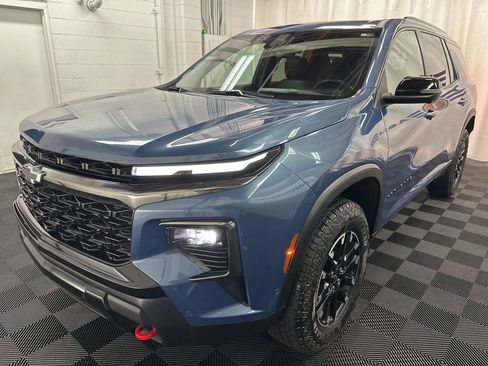 Used 2025 Chevrolet Traverse Z71 w/ Enhanced Driving Package image 4