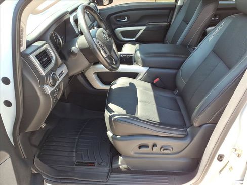 Used 2018 Nissan Titan PRO-4X w/ Pro-4x Utility Package AWD/4WD image 5