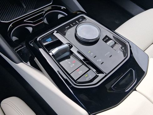 New 2026 BMW i5 eDrive40 w/ Premium Package image 16