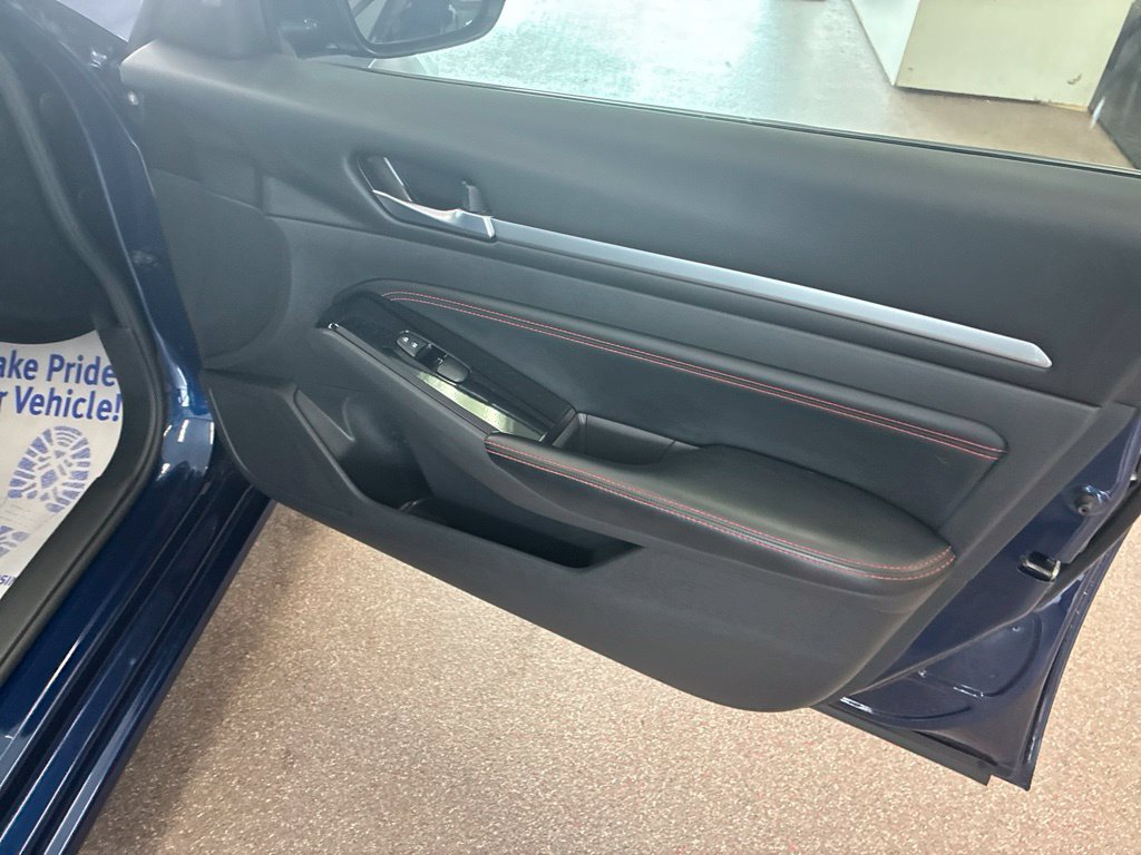 Used 2023 Nissan Altima 2.5 SR AWD/4WD image 28