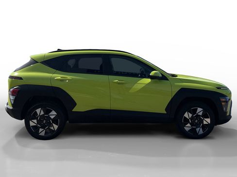 Certified 2025 Hyundai Kona SEL AWD/4WD image 6