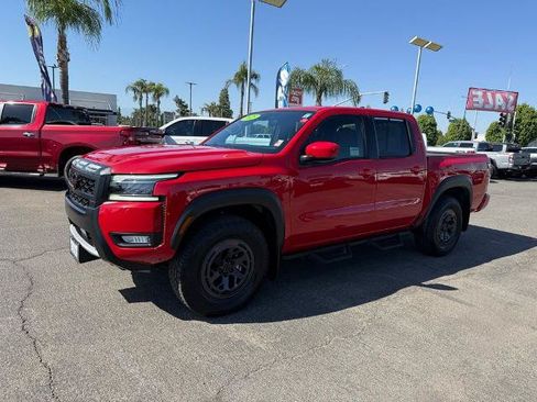 Certified 2025 Nissan Frontier PRO-4X w/ Tow Package AWD/4WD image 3
