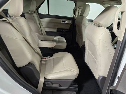 Certified 2023 Ford Explorer Platinum w/ Technology Package AWD/4WD image 14