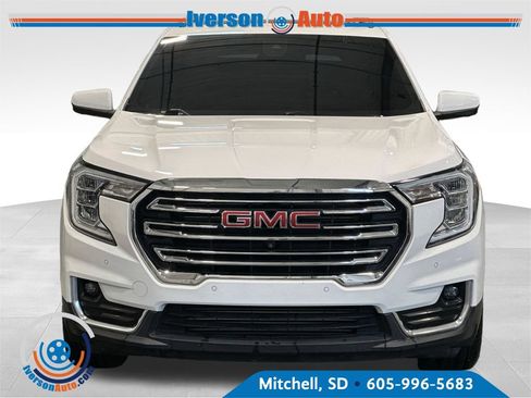 Used 2023 GMC Terrain SLT w/ Infotainment Package II AWD/4WD image 3