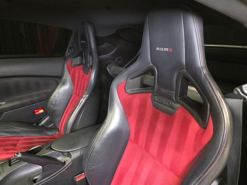 Used 2017 Nissan 370Z NISMO RWD image 20