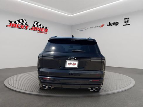 Used 2024 Chevrolet Traverse RS w/ LPO, Floor Liner Package AWD/4WD image 7