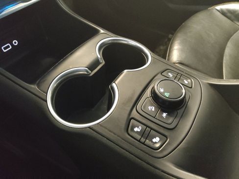 Used 2020 GMC Terrain SLT w/ Preferred Package FWD image 25