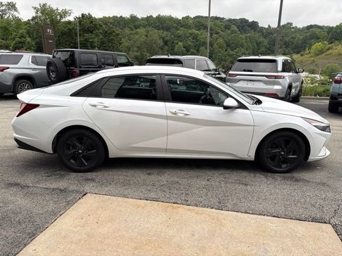 Used 2021 Hyundai Elantra SEL FWD image 6