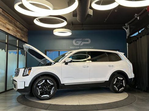 Used 2025 Kia Telluride S AWD/4WD image 26