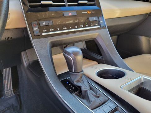 Used 2022 Toyota Avalon XLE image 21