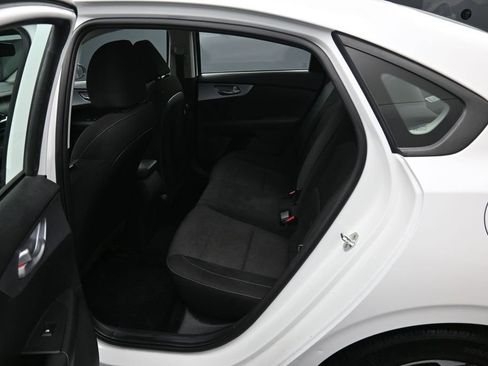 Used 2022 Kia Forte LXS FWD image 25