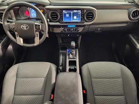 Used 2021 Toyota Tacoma SR5 RWD image 4