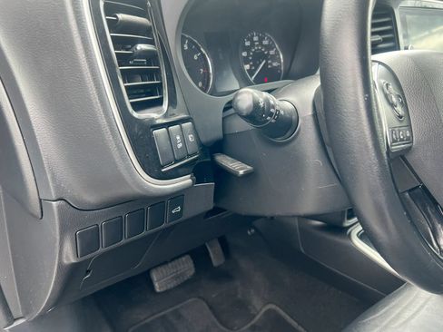 Used 2019 Mitsubishi Outlander SEL FWD image 14