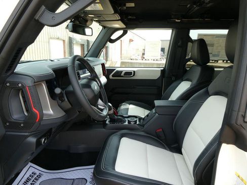 New 2026 Ford Bronco Outer Banks w/ Sasquatch Package AWD/4WD image 16