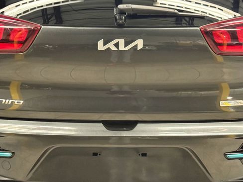 Used 2022 Kia Niro EX w/ Cold Weather Package image 11