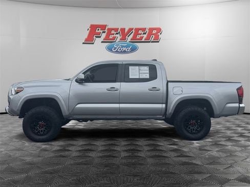 Used 2021 Toyota Tacoma SR5 image 2