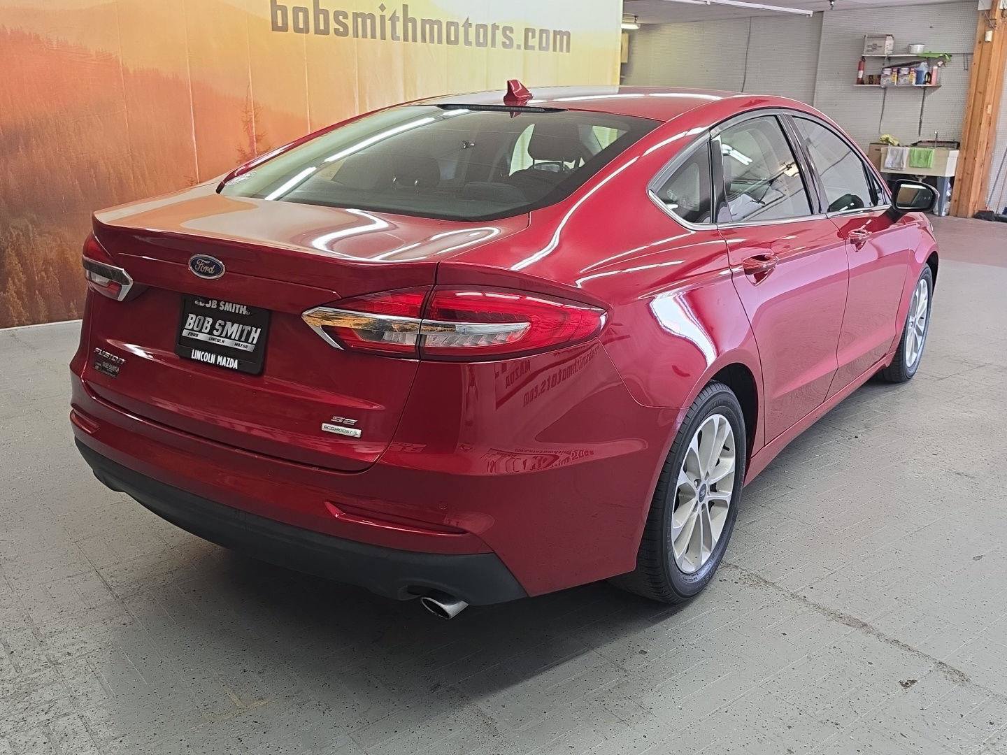 Used 2020 Ford Fusion SE FWD image 19
