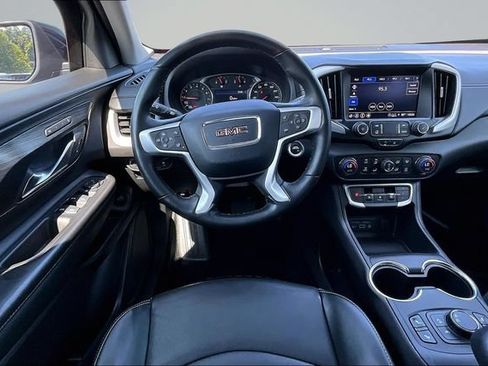 Used 2024 GMC Terrain SLT FWD image 8