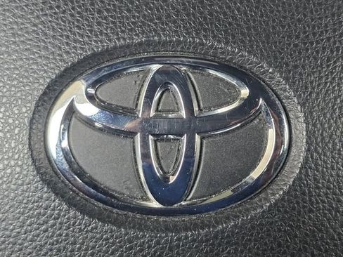 Used 2021 Toyota Corolla SE image 10