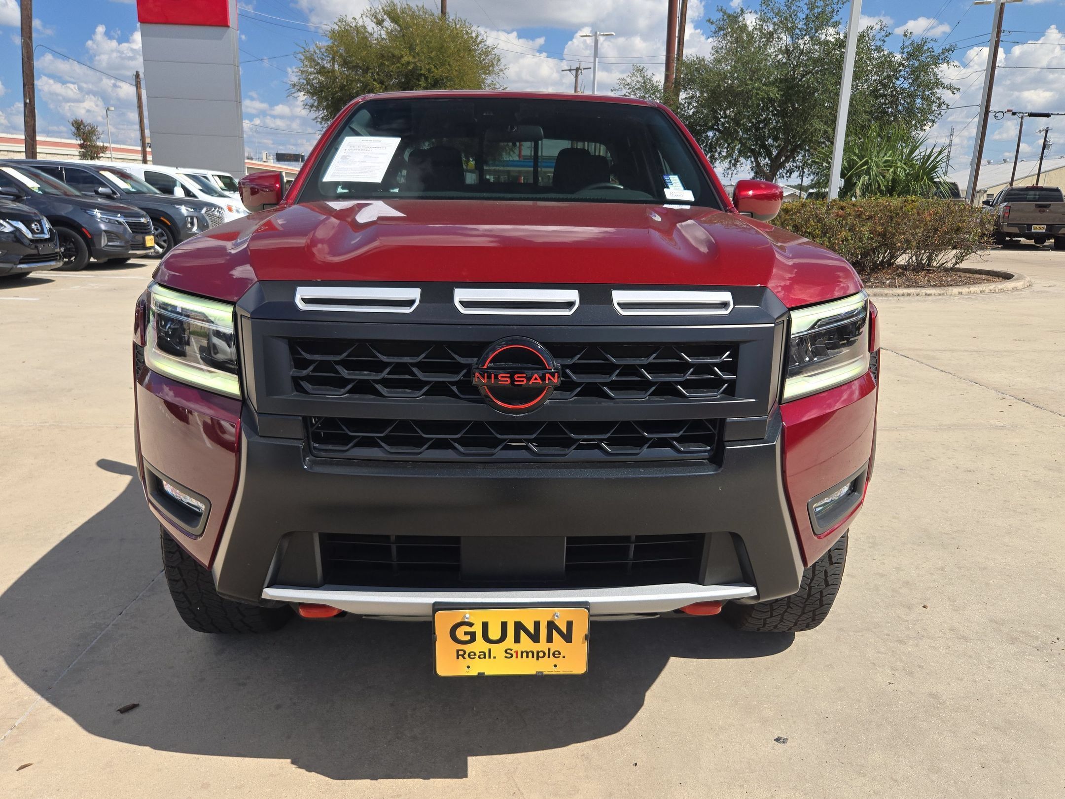 Used 2025 Nissan Frontier PRO-4X w/ Tow Package AWD/4WD image 8