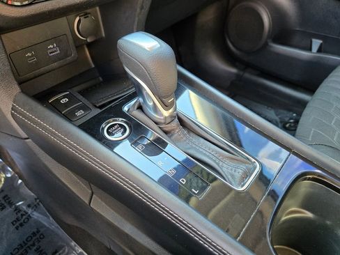Certified 2022 Nissan Kicks SV FWD image 25