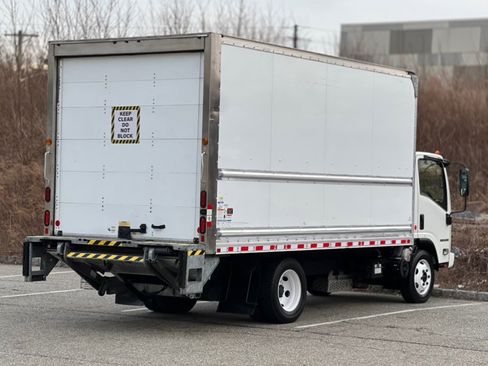 Used 2018 Isuzu NPR image 8