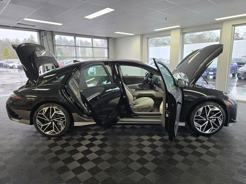 New 2025 Hyundai Ioniq 6 SEL image 17