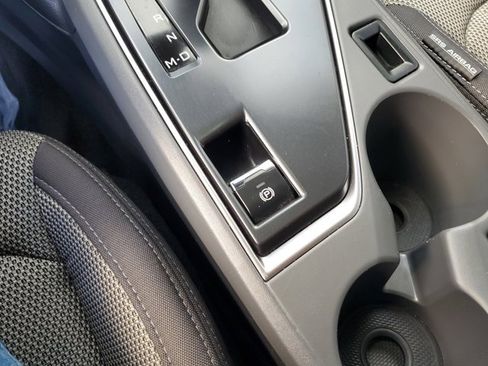 Used 2024 Subaru Crosstrek 2.0i Premium image 19