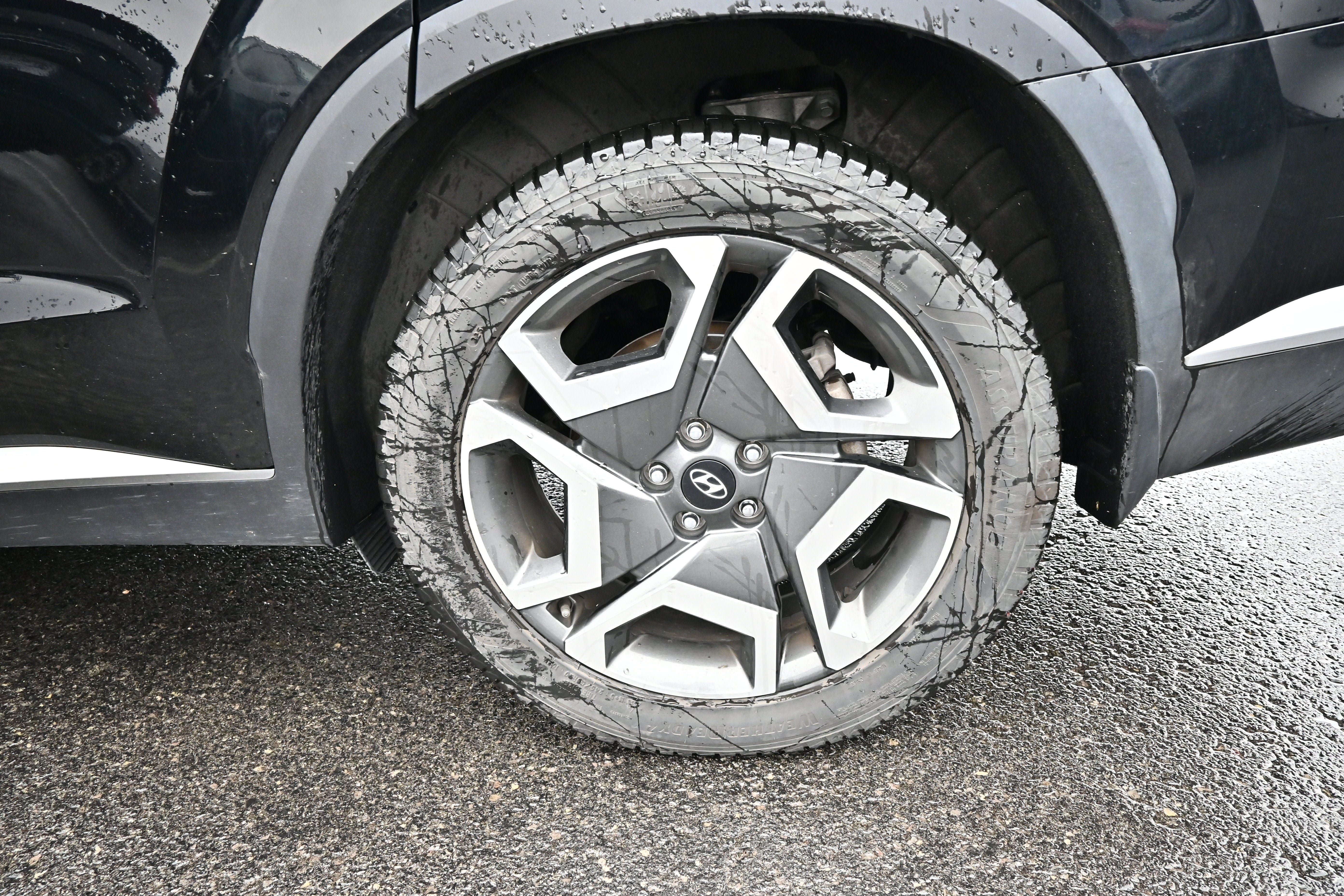 Used 2023 Hyundai Palisade Limited w/ Winter Package AWD/4WD image 11