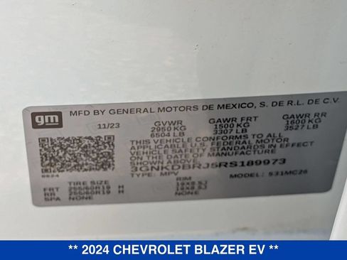 Used 2024 Chevrolet Blazer EV LT AWD/4WD image 34