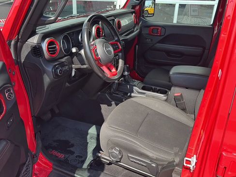 Used 2021 Jeep Wrangler Unlimited Sahara w/ Uconnect 4C Nav & Sound Group AWD/4WD image 29
