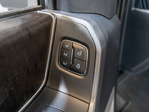 Used 2024 Ford F250 Lariat w/ Chrome Package image 15